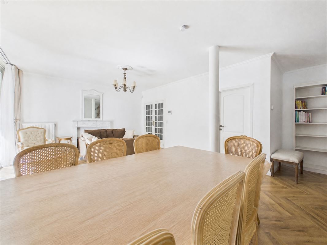Stunning 3-bedroom duplex + parking