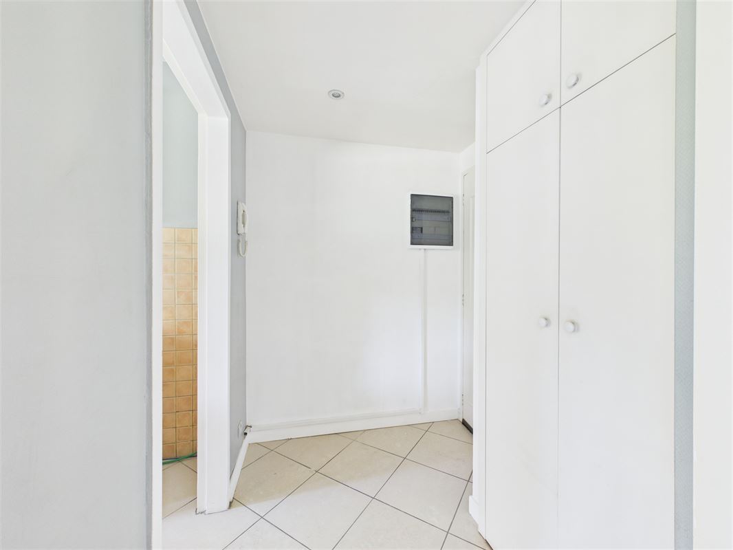 Appartement deux chambres avec cave et jardin commun