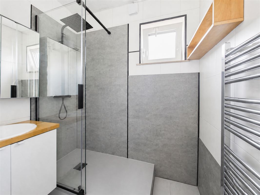 Superbe duplex penthouse: 2 terrasses et 2 caves