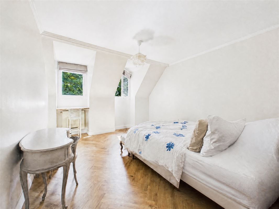 Stunning 3-bedroom duplex + parking