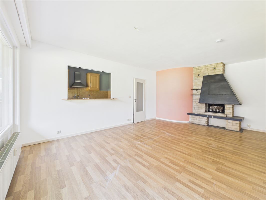 Appartement deux chambres avec cave et jardin commun