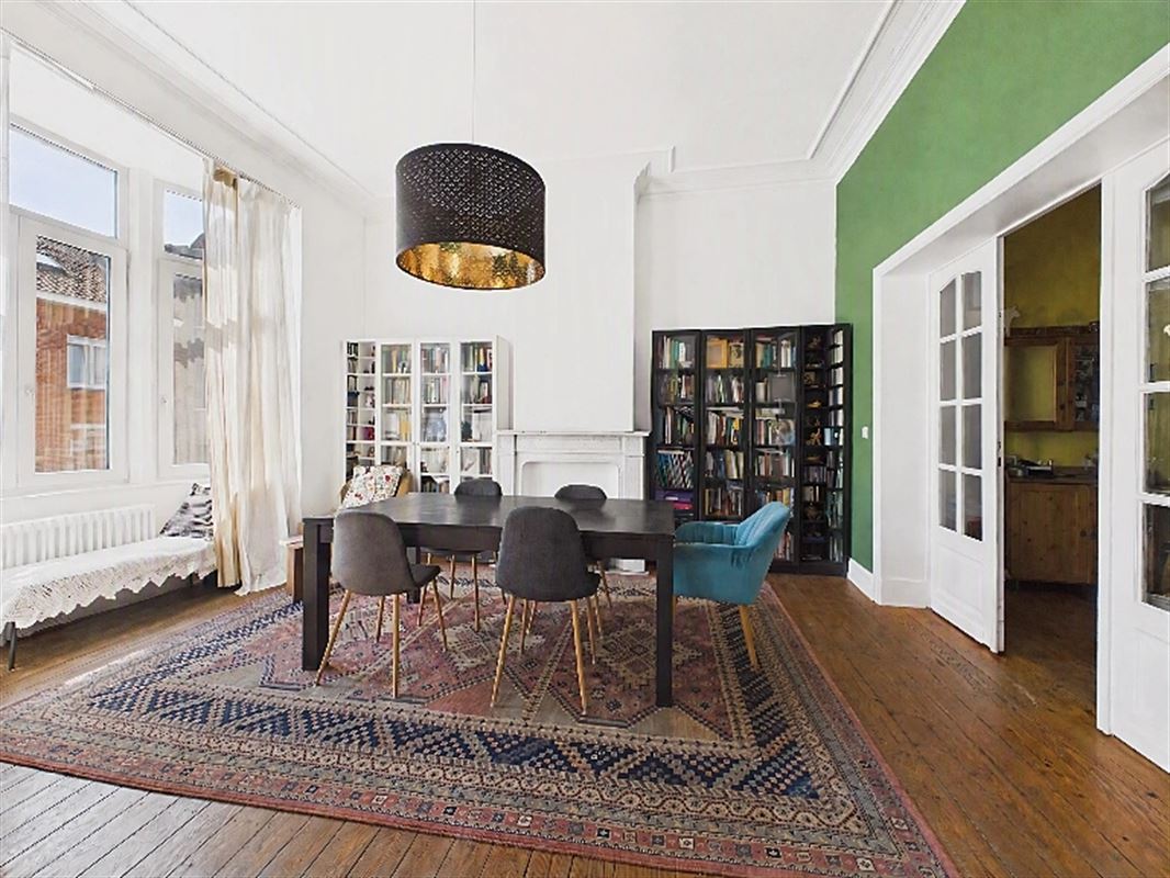 Charming 2- to 3-bedroom apartment