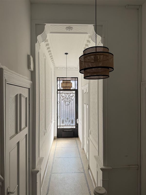 Charming 2- to 3-bedroom apartment