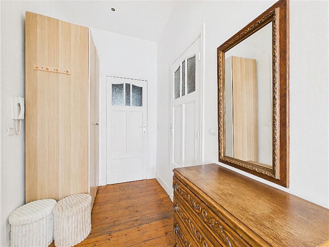 Charming 2- to 3-bedroom apartment
