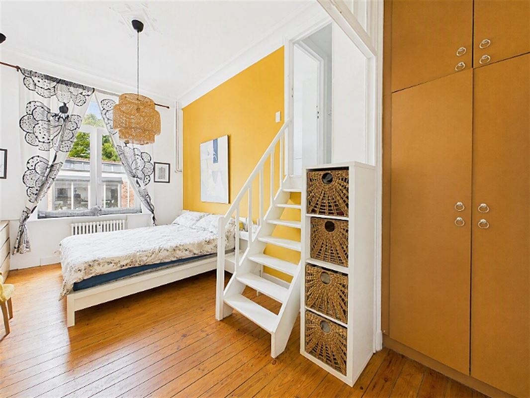 Charming 2- to 3-bedroom apartment