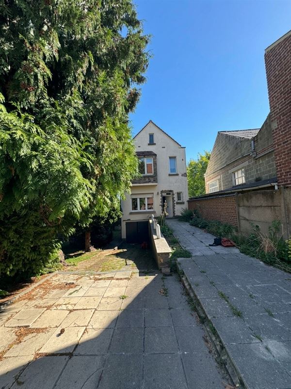 House + Building Lot