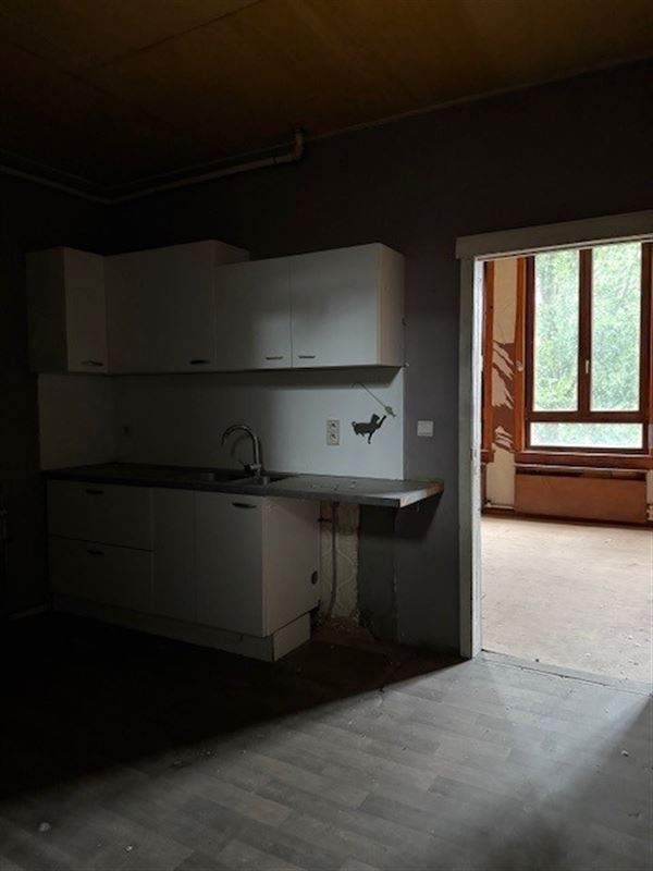 Te renoveren opbrengsteigendom 5 appartementen + handelsruimte