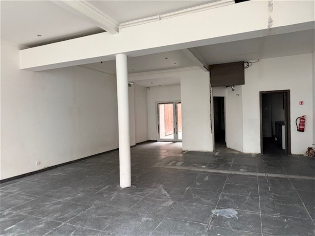 Te renoveren opbrengsteigendom 5 appartementen + handelsruimte