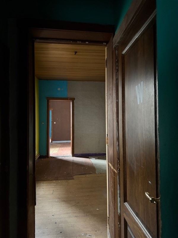 Te renoveren opbrengsteigendom 5 appartementen + handelsruimte