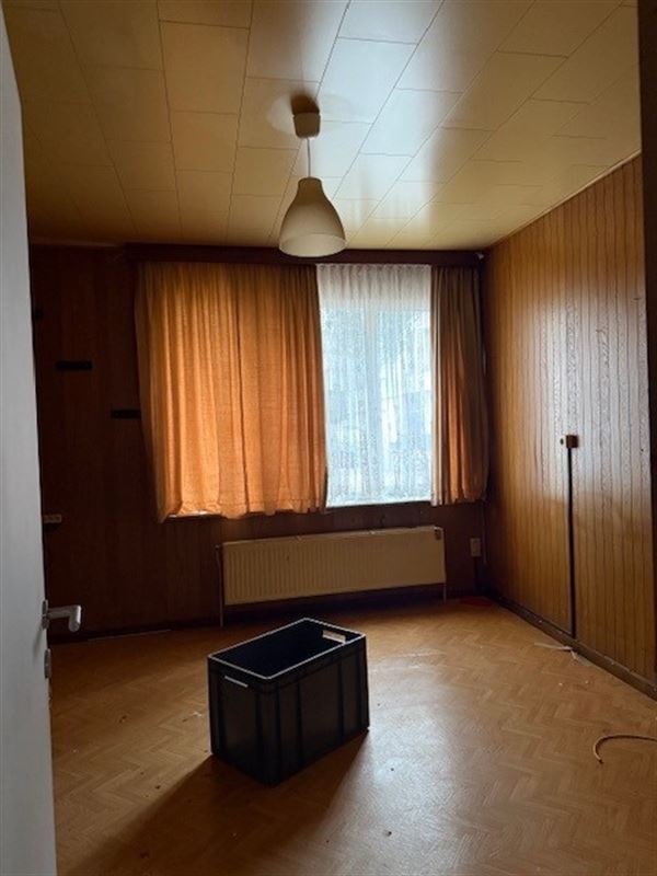 Te renoveren opbrengsteigendom 5 appartementen + handelsruimte