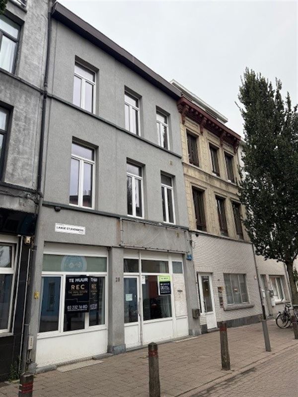 Te renoveren opbrengsteigendom 5 appartementen + handelsruimte