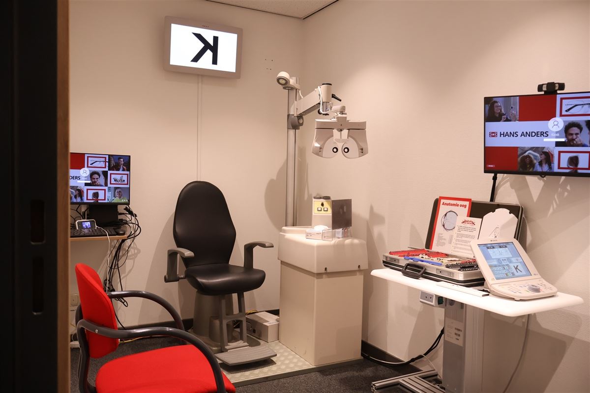 Opbrengsteigendom - handelshuis met te renoveren duplex + tuin + atelier