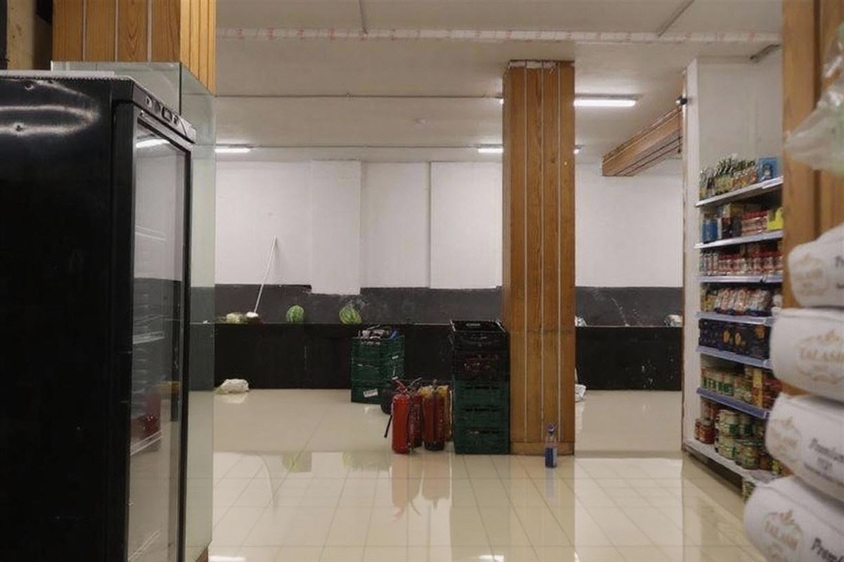 Polyvalente handelsruimte te midden van bruisende handelstraat