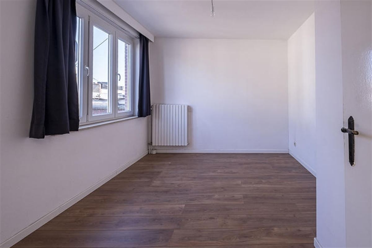 100% verhuurd opbrengsteigendom met 7 appartementen en +40 autostaanplaatsen