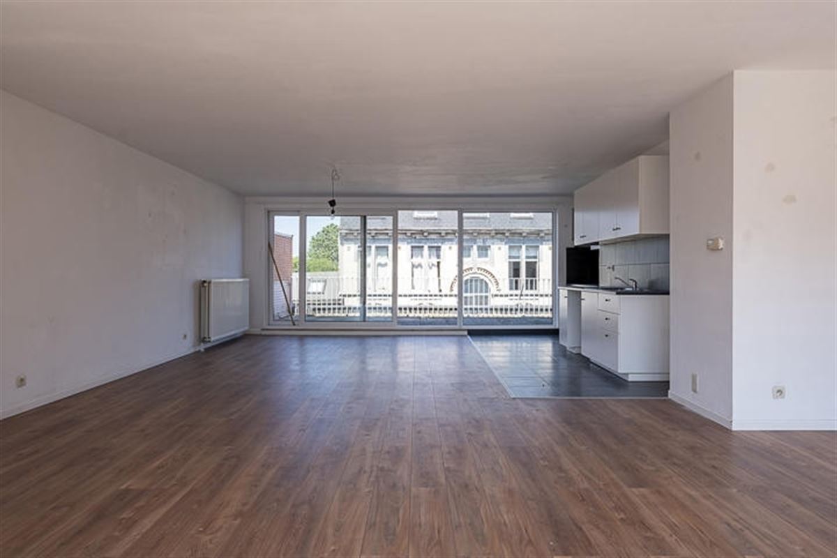 100% verhuurd opbrengsteigendom met 7 appartementen en +40 autostaanplaatsen