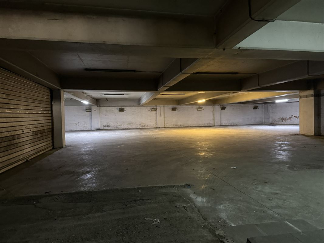 100% verhuurd opbrengsteigendom met 7 appartementen en +40 autostaanplaatsen