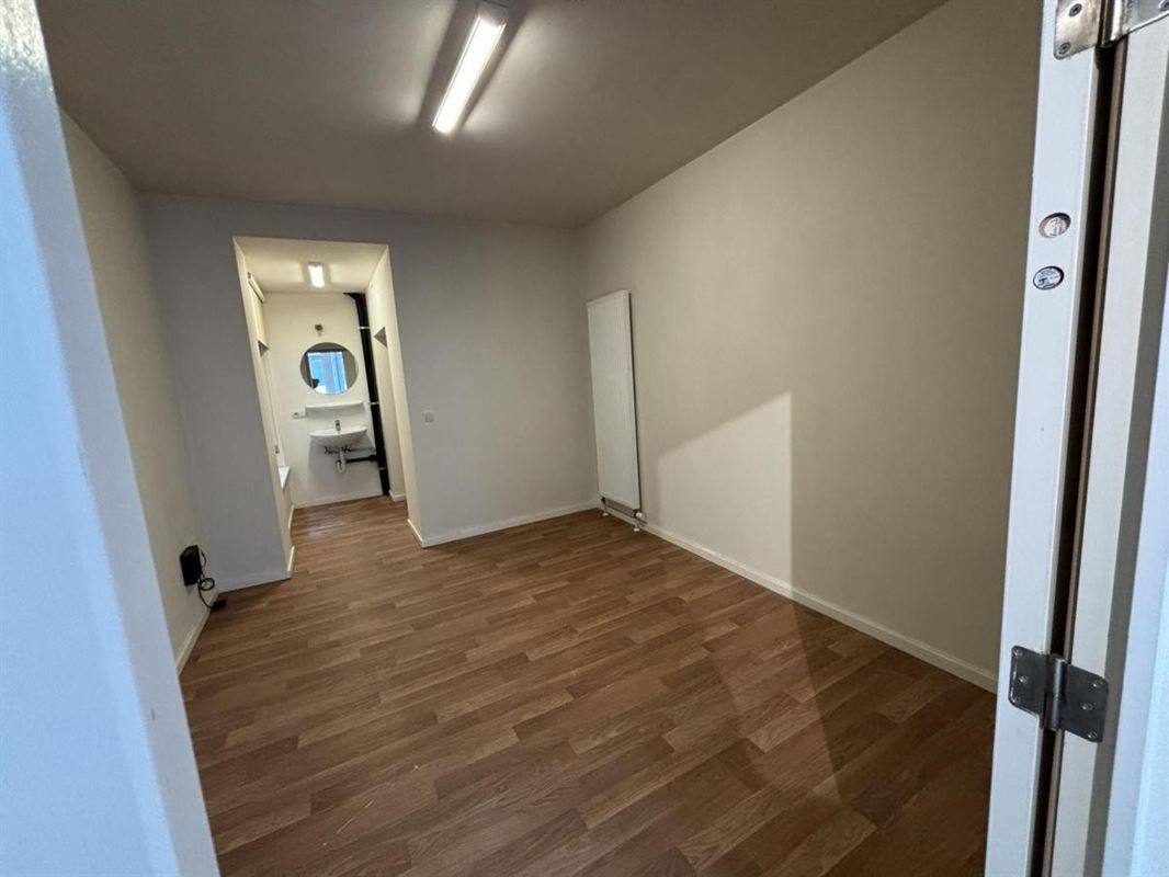 Zeer interessant opbrengsteigendom op 100 m van de zeedijk