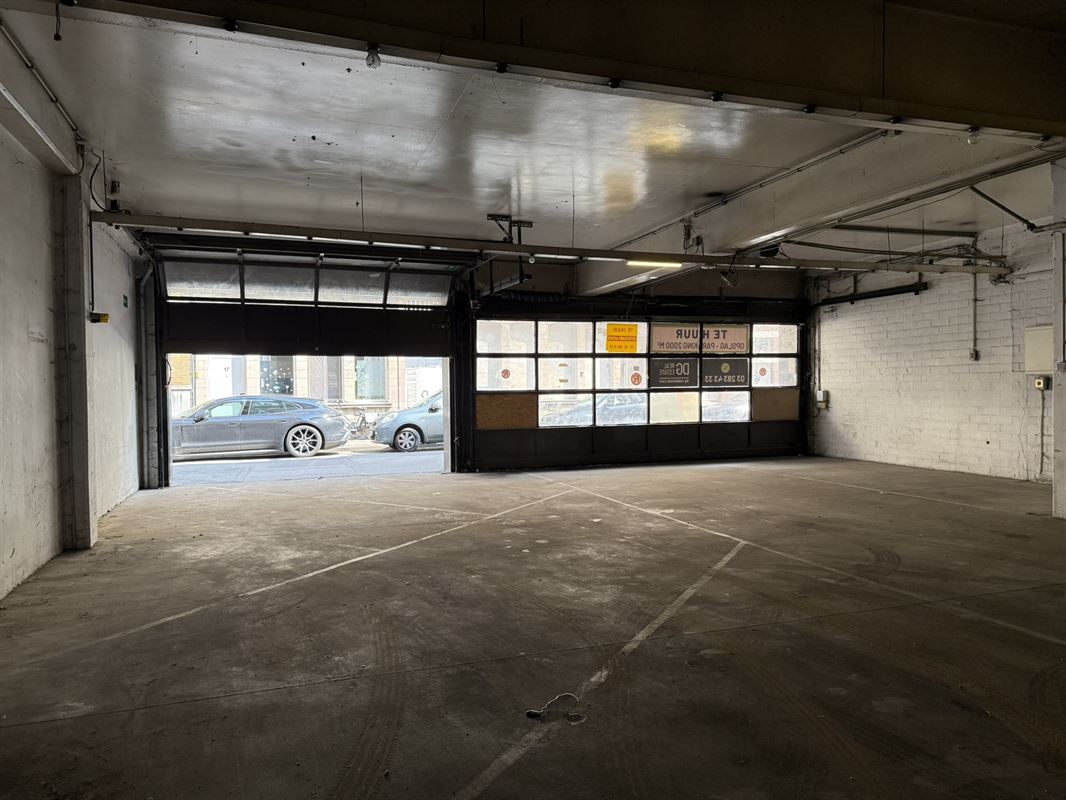 100% verhuurd opbrengsteigendom met 7 appartementen en +40 autostaanplaatsen