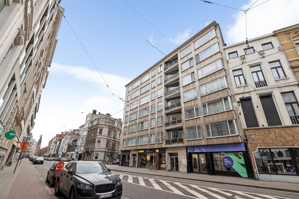 Modern vernieuwd 1-slpk appartement met frisse uitstraling
