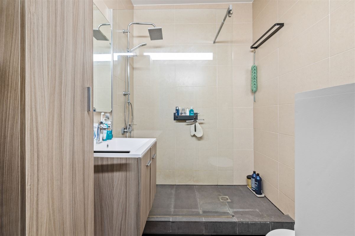 Modern vernieuwd 1-slpk appartement met frisse uitstraling