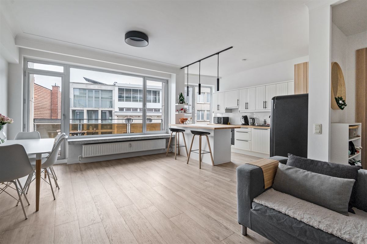 Modern vernieuwd 1-slpk appartement met frisse uitstraling