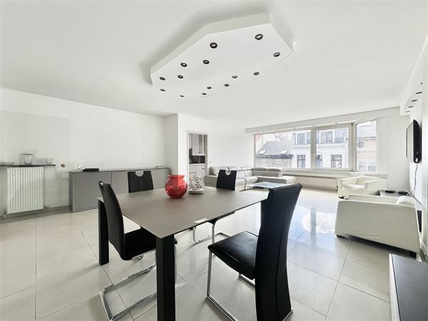 Lichtrijk 2-slaapkamerappartement op toplocatie nabij Centraal Station