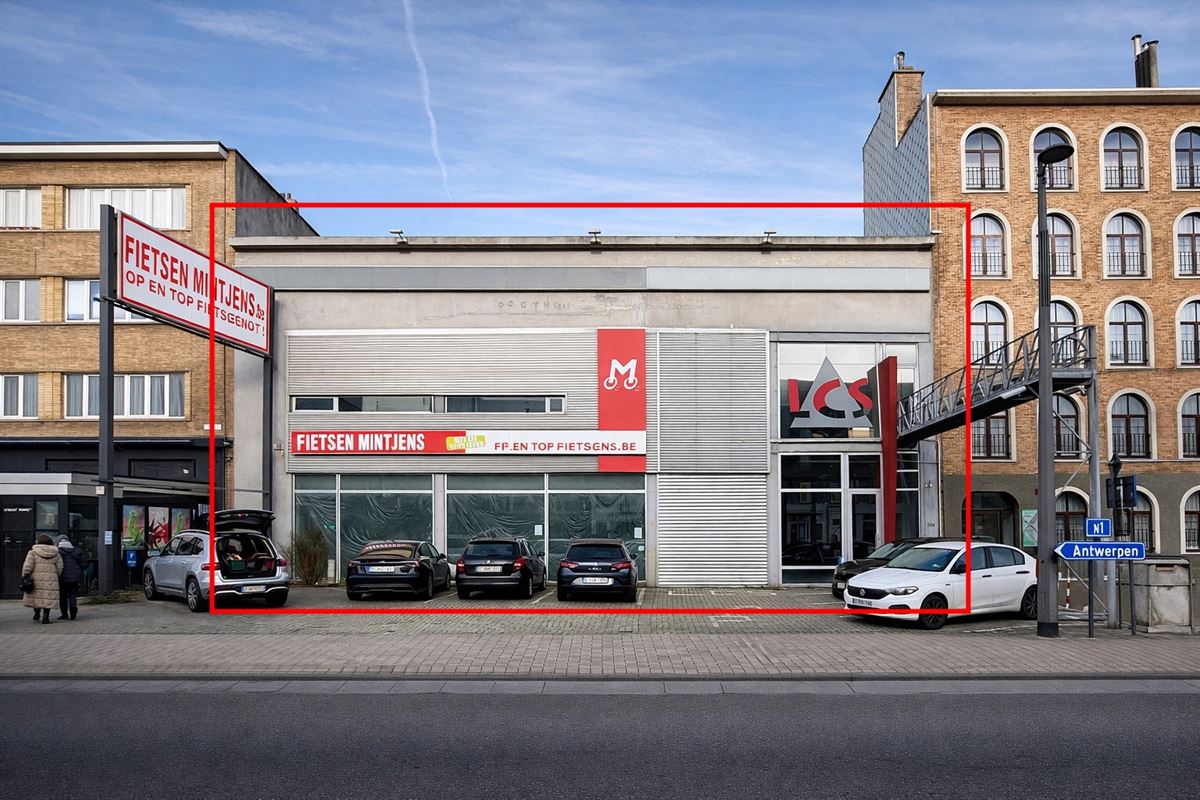 Commercieel pand met open structuur en diverse mogelijkheden