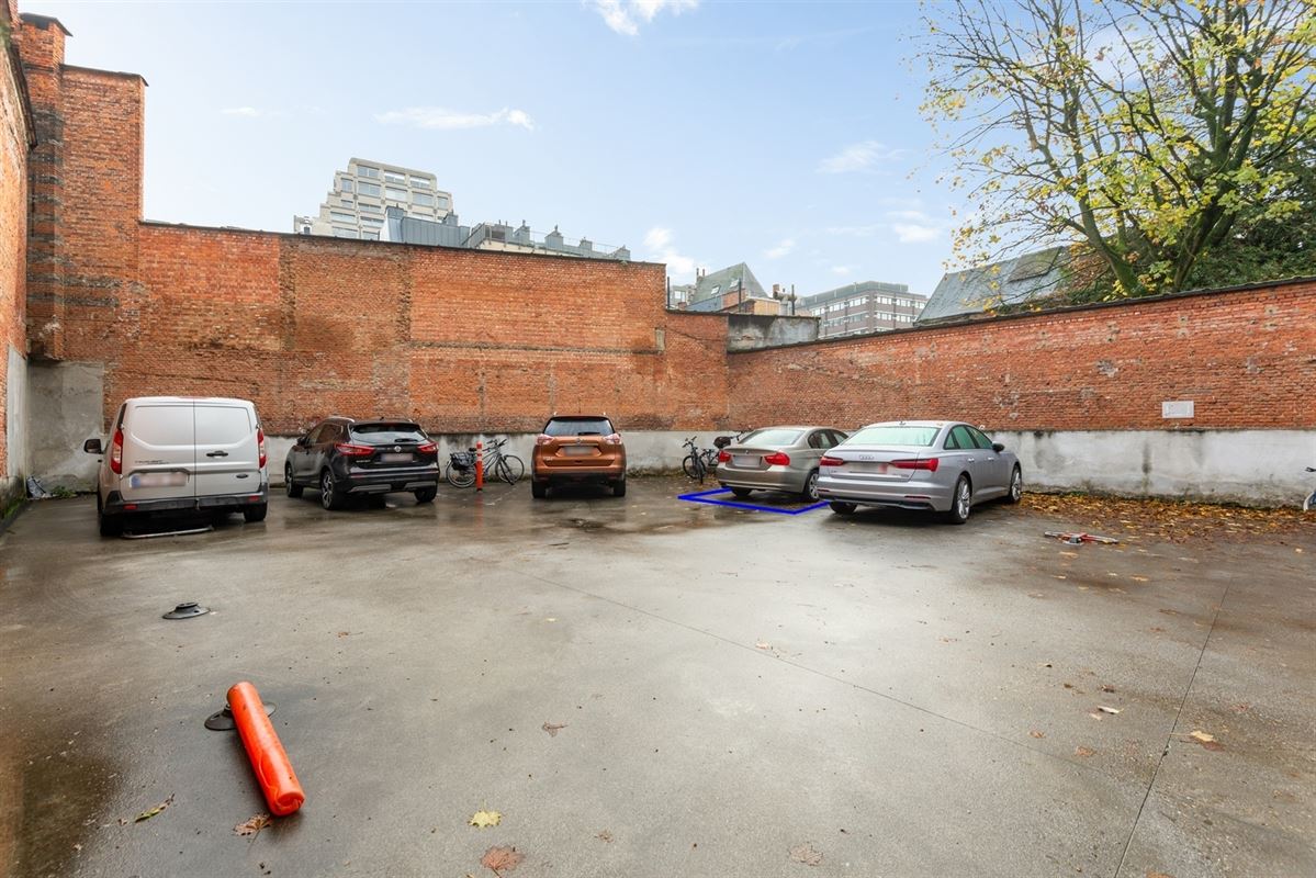 Autostaanplaats op afgesloten domein