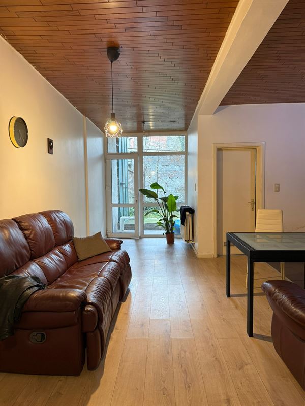 Opbrengsteigendom geacht vergund appartement + triplex