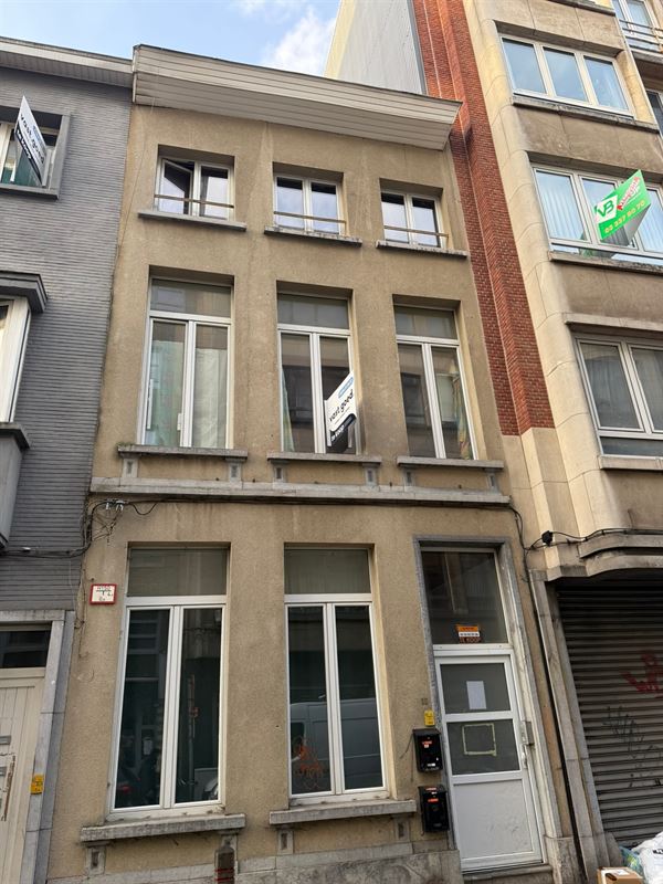 Opbrengsteigendom geacht vergund appartement + triplex