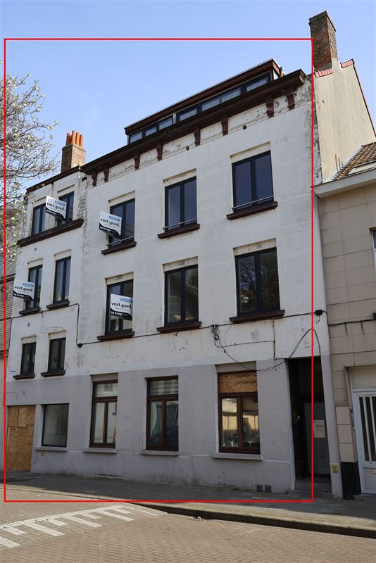 Appartementsgebouw met 10 vergunde entiteiten!