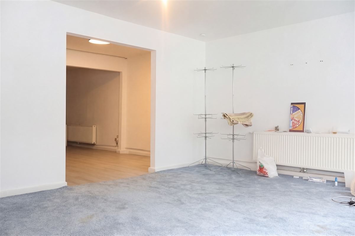 Dubbel commercieelpand in een bruisende winkelstraat