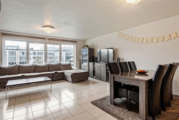 ruim 2-slaapkamerappartement met terras in Deurne