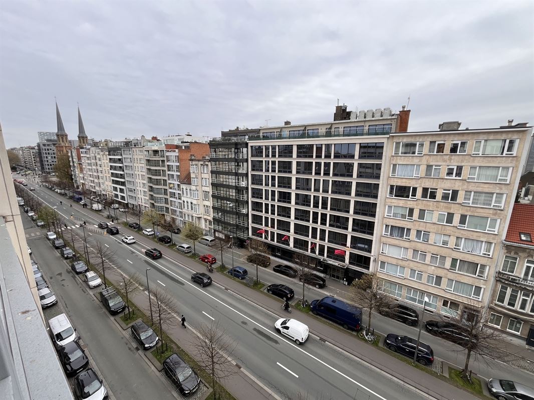 Recent gerenoveerd 4SLPK appartement met terras