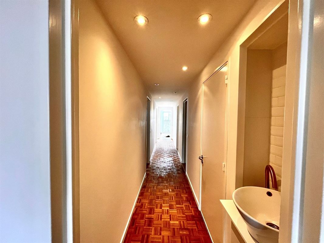Recent gerenoveerd 4SLPK appartement met terras