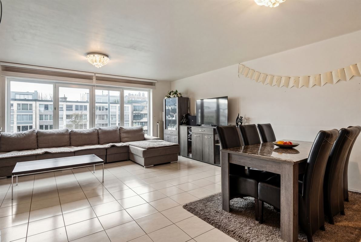 ruim 2-slaapkamerappartement met terras in Deurne