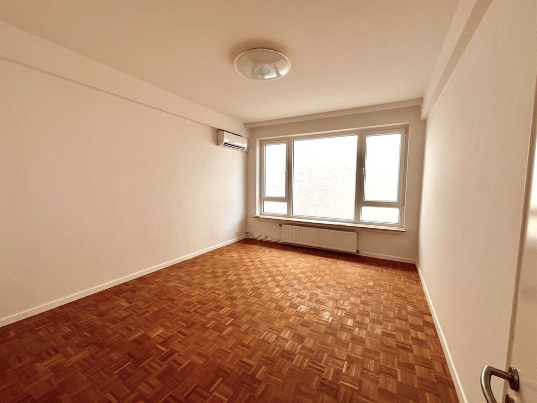 Recent gerenoveerd 4SLPK appartement met terras