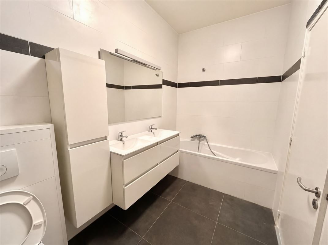 Recent gerenoveerd 4SLPK appartement met terras