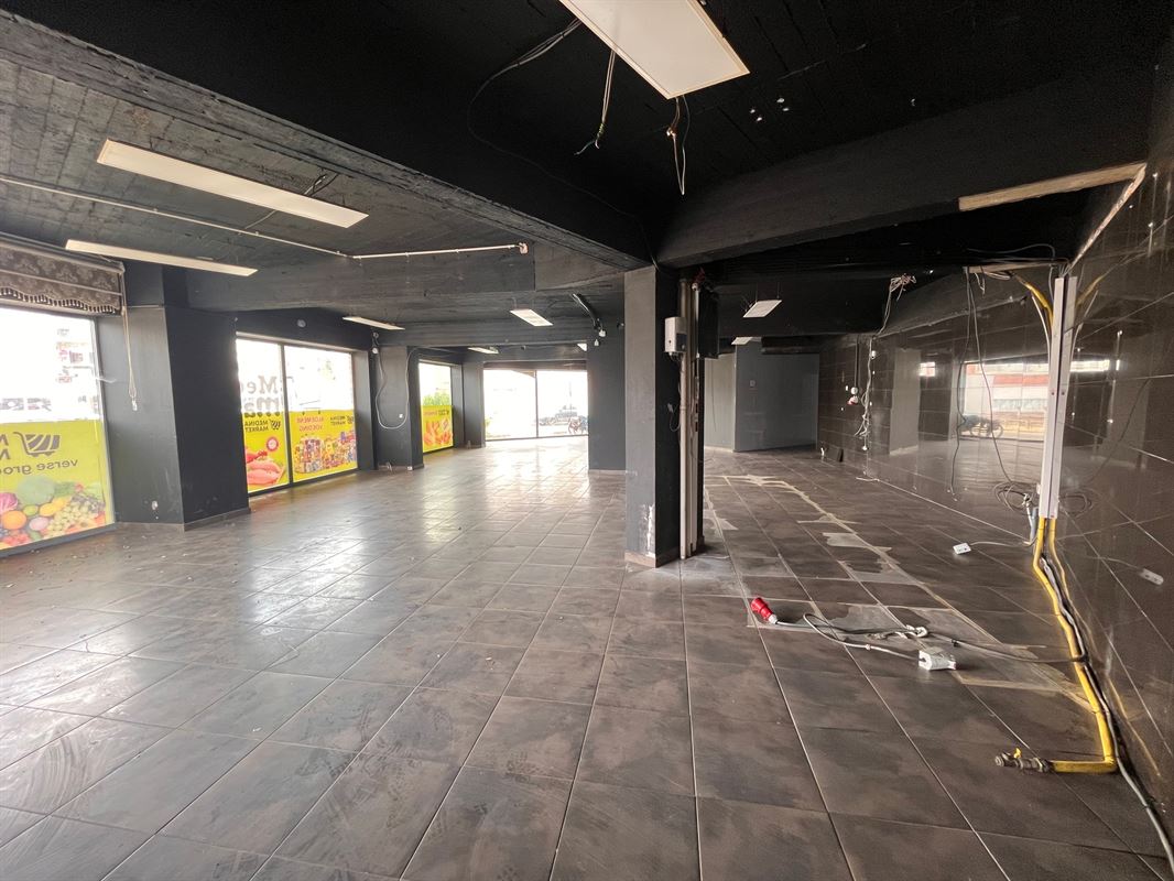 Handelspand van 347 m² met uitstekende zichtbaarheid