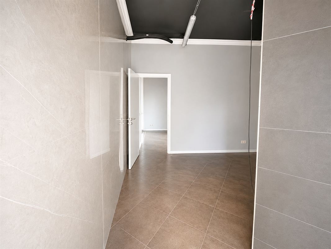 Handelspand van 347 m² met uitstekende zichtbaarheid