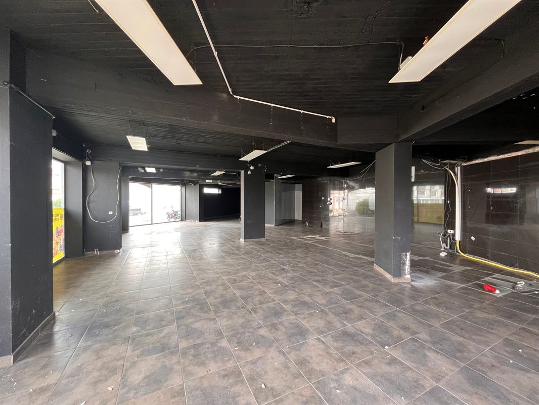 Handelspand van 347 m² met uitstekende zichtbaarheid