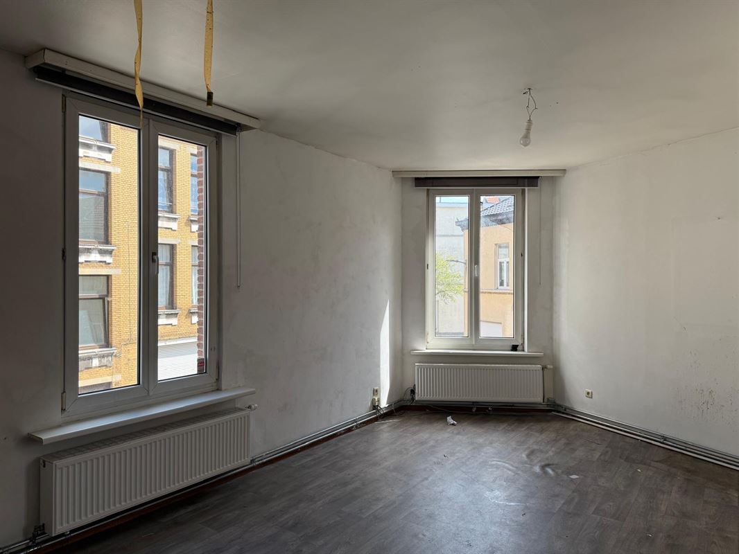Op te frissen opbrengsteigendom op interessante locatie!