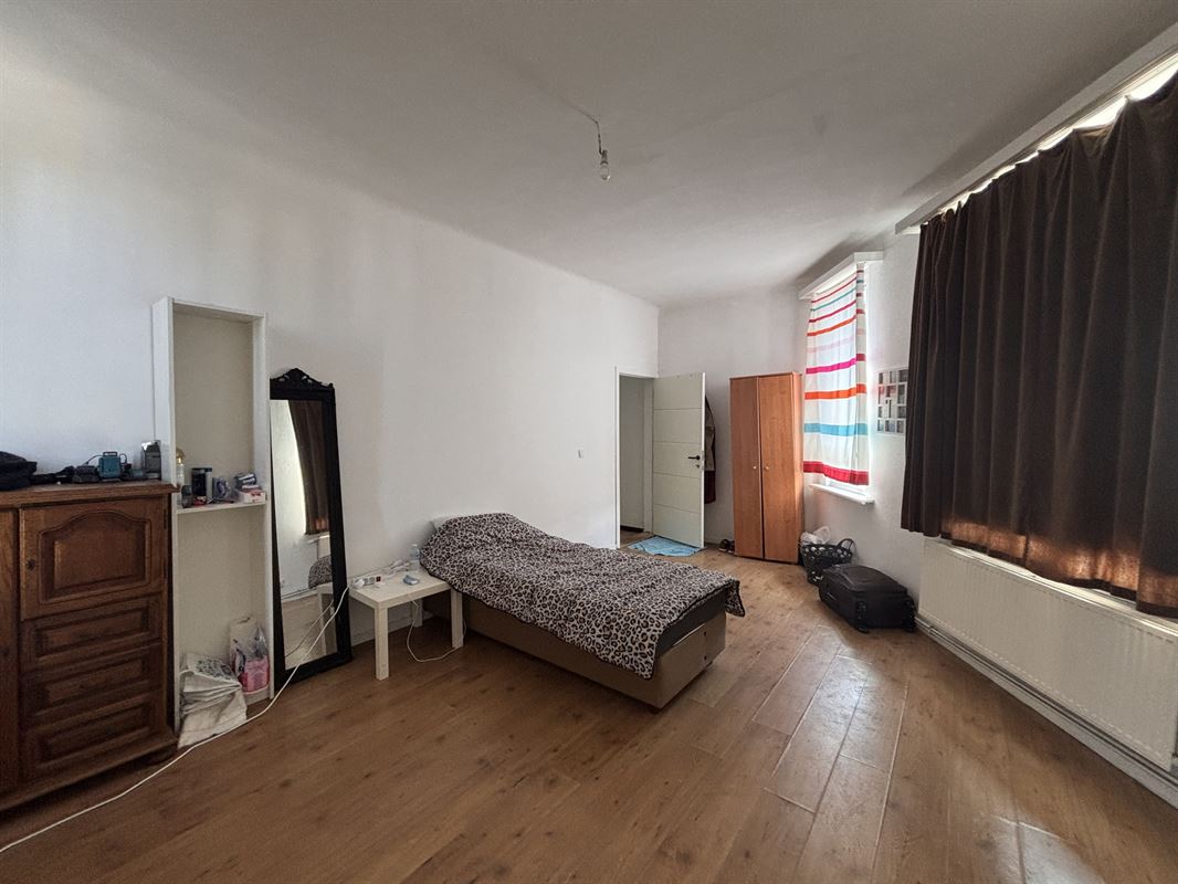 Opbrengsteigendom handelszaak + 3 appartementen