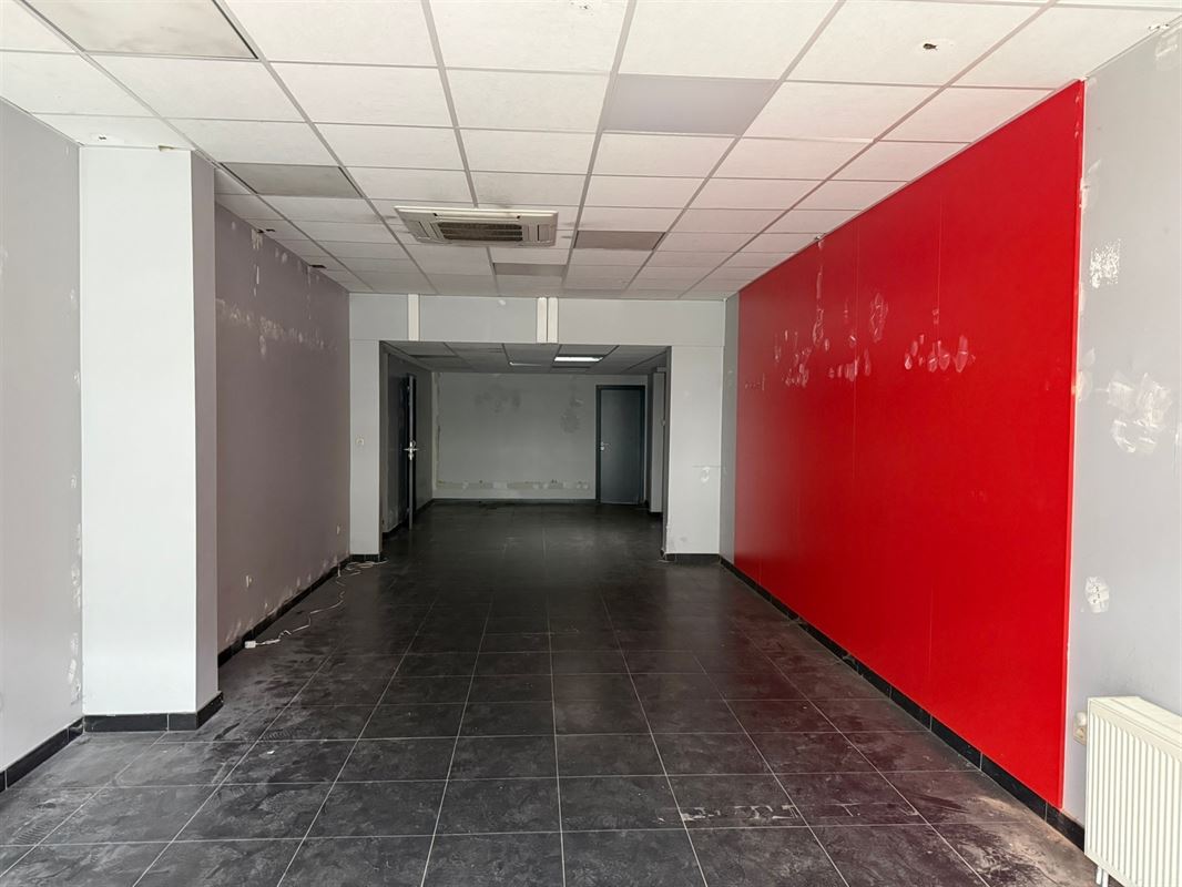 Commercieel handelsgelijkvloers in hartje Wilrijk!