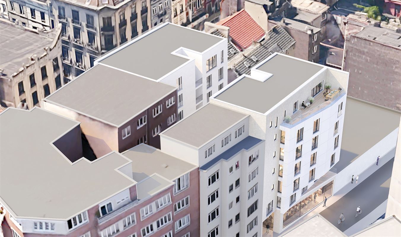 COMMERCE DE 370 M2 AVEC UNE VITRINE AVANT ET ARRIERE DE 13 M A LOUER