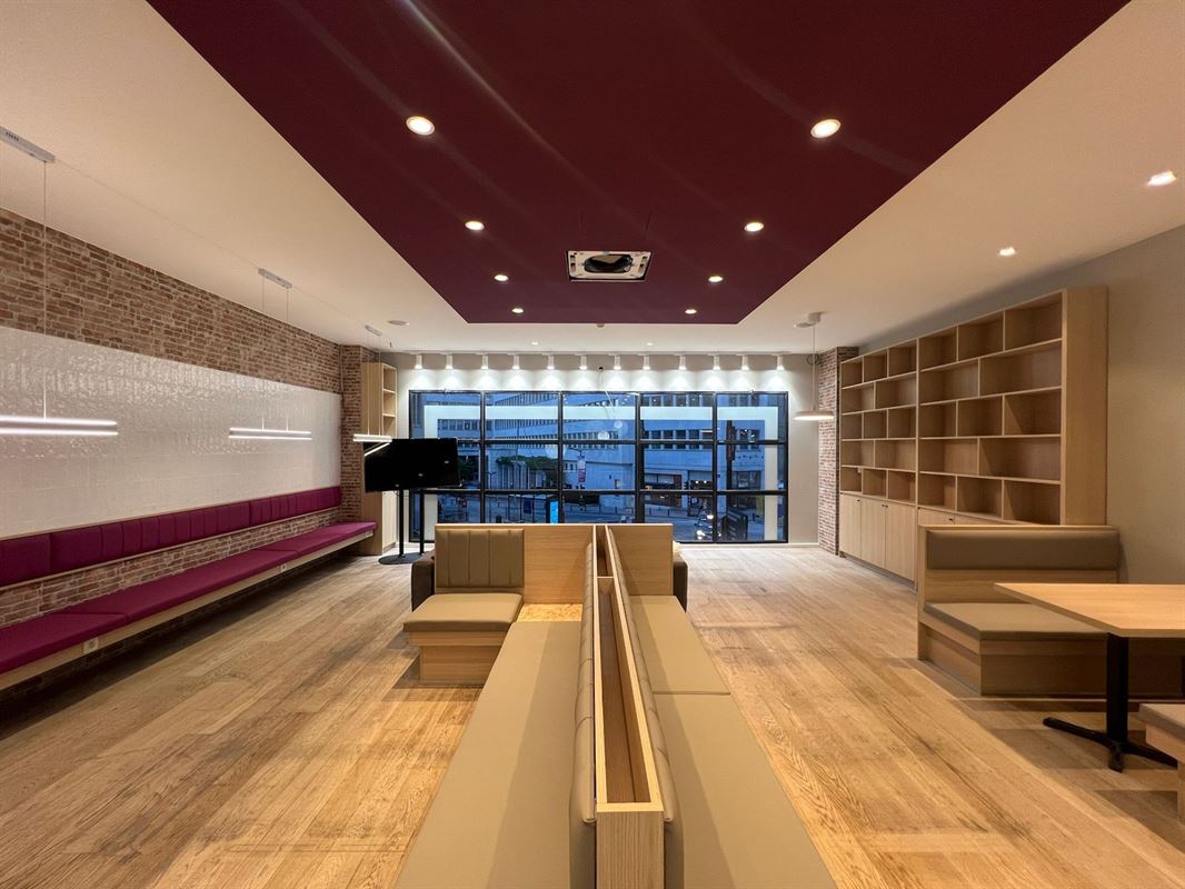 HORECA EN FACE DE LA GARE CENTRALE A REMETTRE