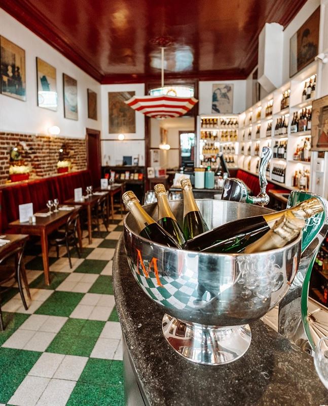 CIMETIERE d'IXELLES - IMMEUBLE DE RAPPORT HORECA AVEC TERRASSE AVANT ET ARRIERE A VENDRE ( VENTE DE SOCIETE )