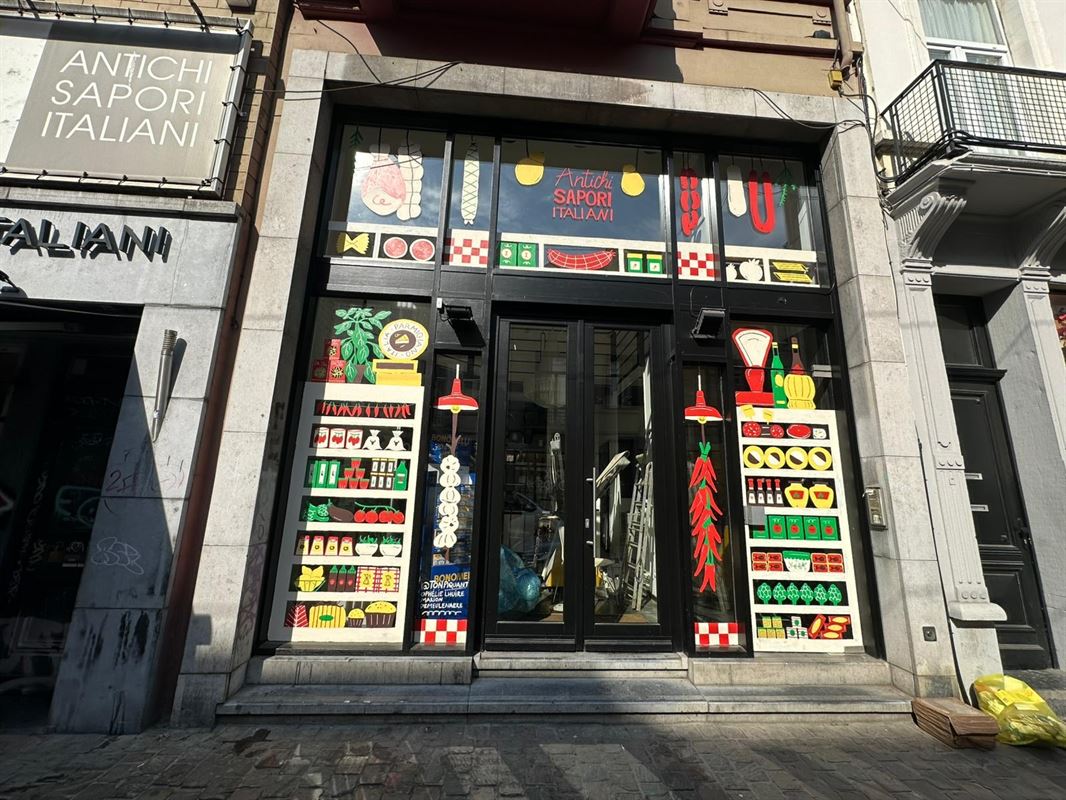 RUE DU BAILLI - REZ COMMERCIAL A LOUER DANS UN QUARTIER DYNAMIQUE
