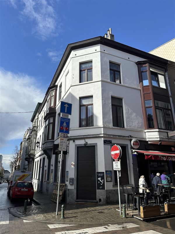 QUARTIER LOUISE - HORECA SANS FONDS DE COMMERCE AVEC TERASSE A LOUER