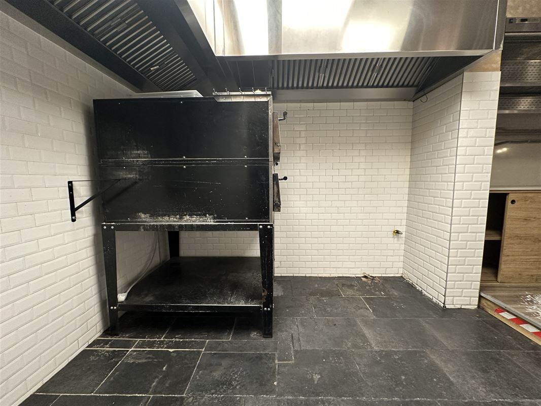 QUARTIER LOUISE - HORECA SANS FONDS DE COMMERCE AVEC TERASSE A LOUER